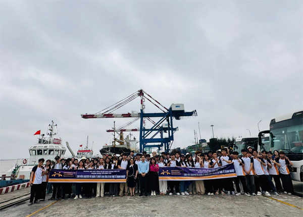 NGÀNH LOGISTICS & QUẢN LÝ CHUỖI CUNG ỨNG